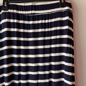 🦄 3/$15 sale! Navy White Stripes Maxi Skirt